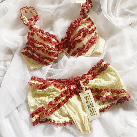 💛Vintage // Trelise Cooper Lingerie Set💛 - Picture 1 of 3